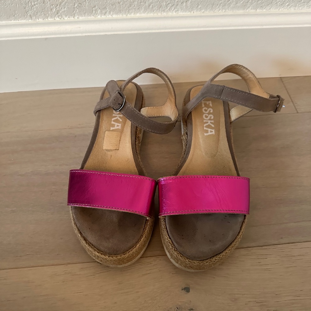Esska metallic platform sandal